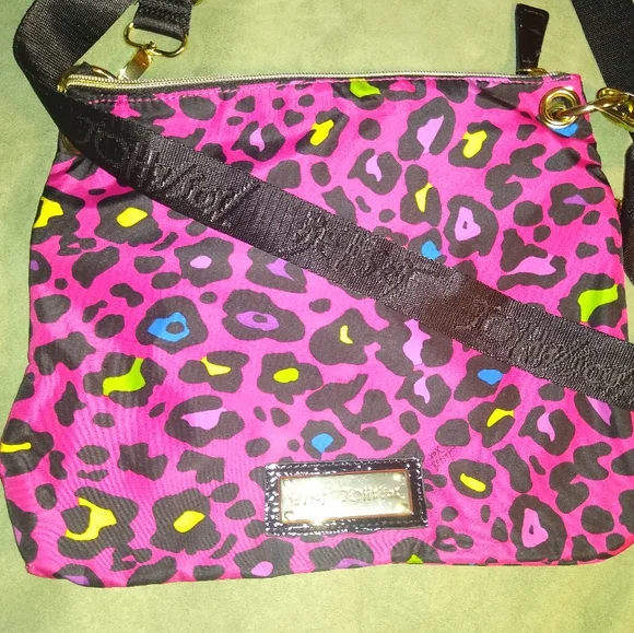 Betsey Johnson Crossbody Bag Fuscha Leopard Print NWOT Lots Of Storage Hot Pink - Picture 3 of 11